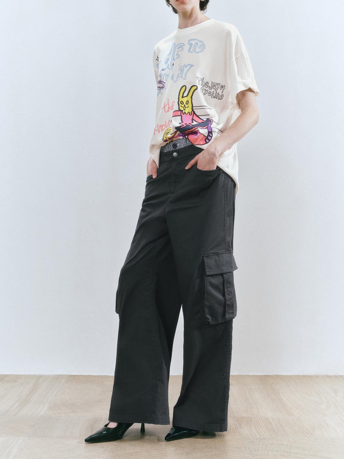 Wide-Leg Cargo Pants