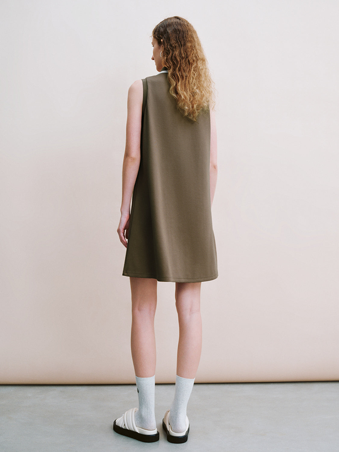 Sleeveless Lapel Straight Dress