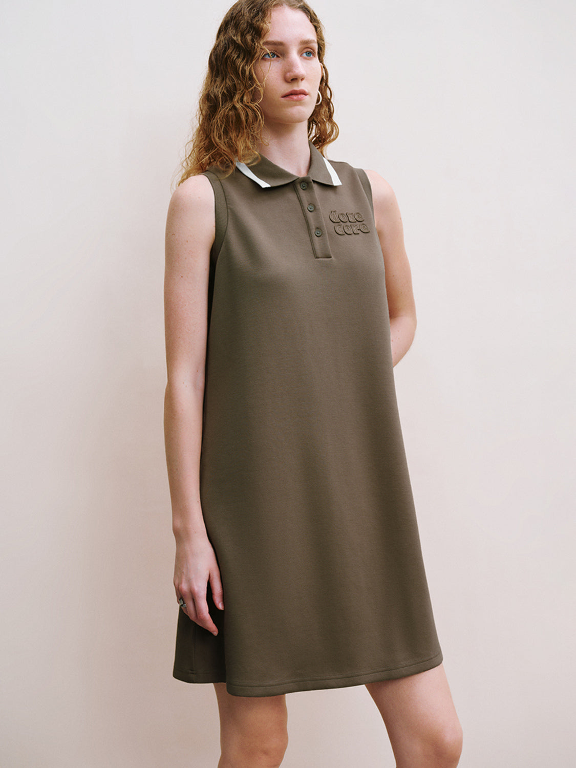 Sleeveless Lapel Straight Dress