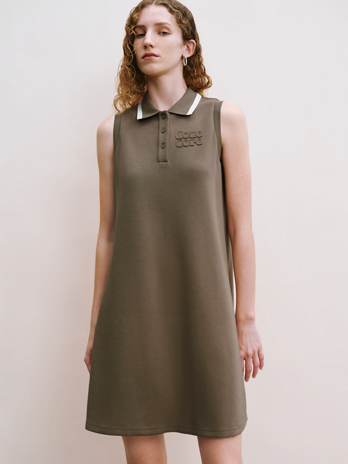 Sleeveless Lapel Straight Dress