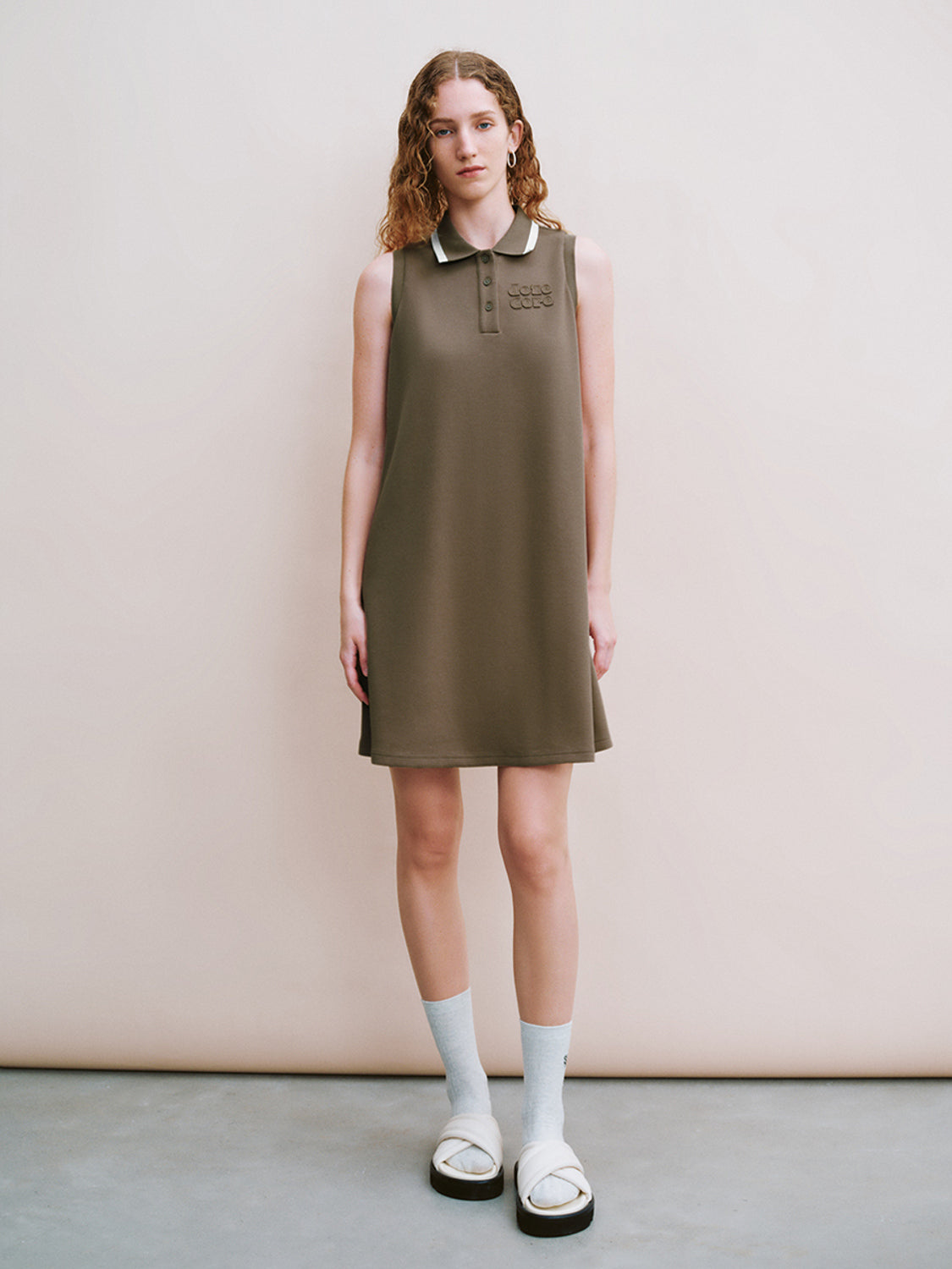 Sleeveless Lapel Straight Dress