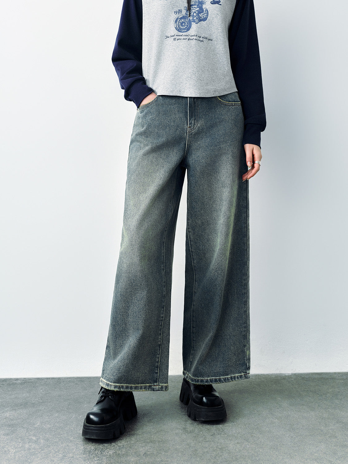 Wide-Leg Jeans
