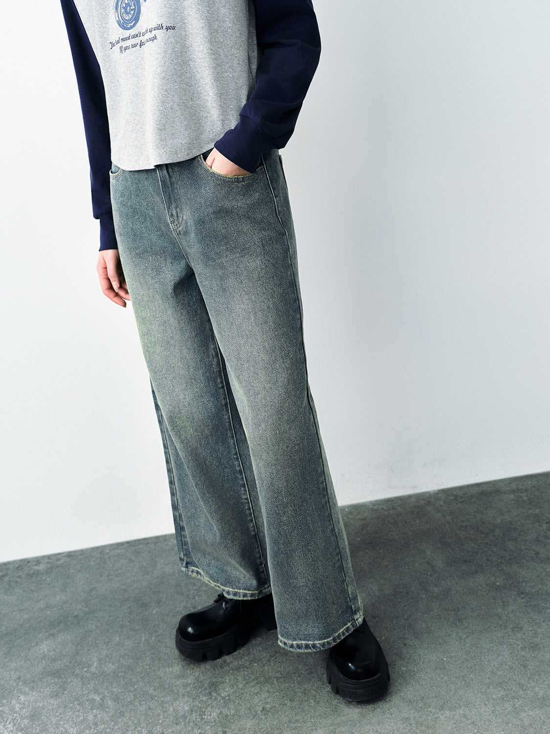 Wide-Leg Jeans