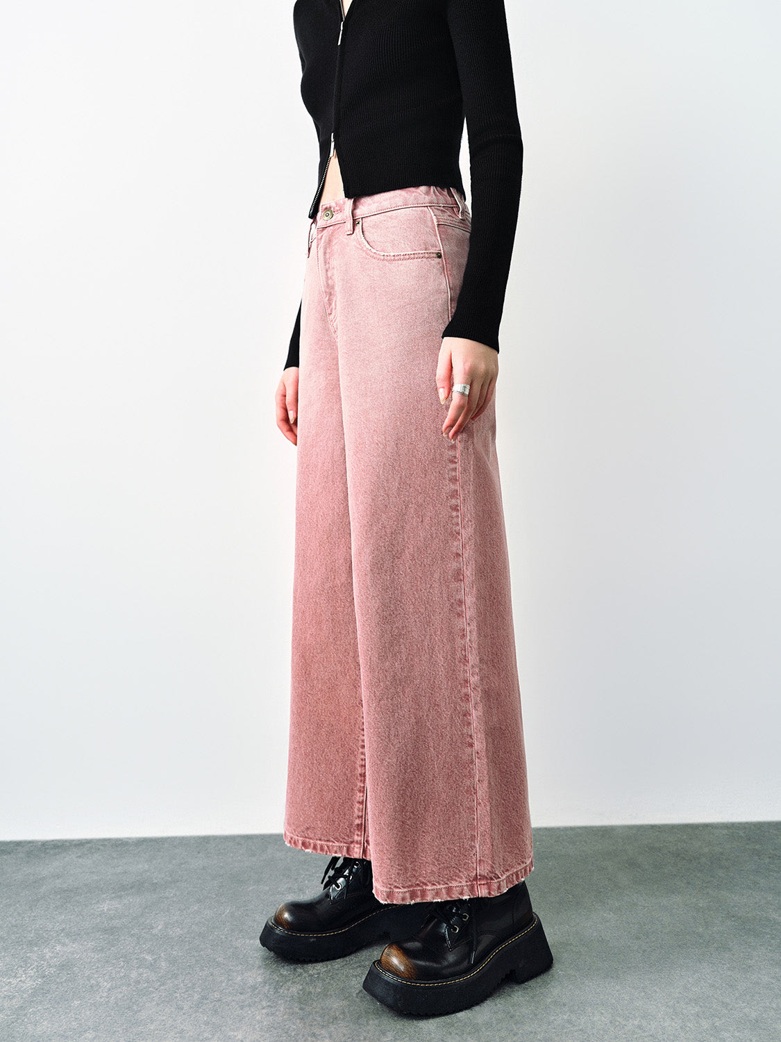 Wide-Leg Jeans