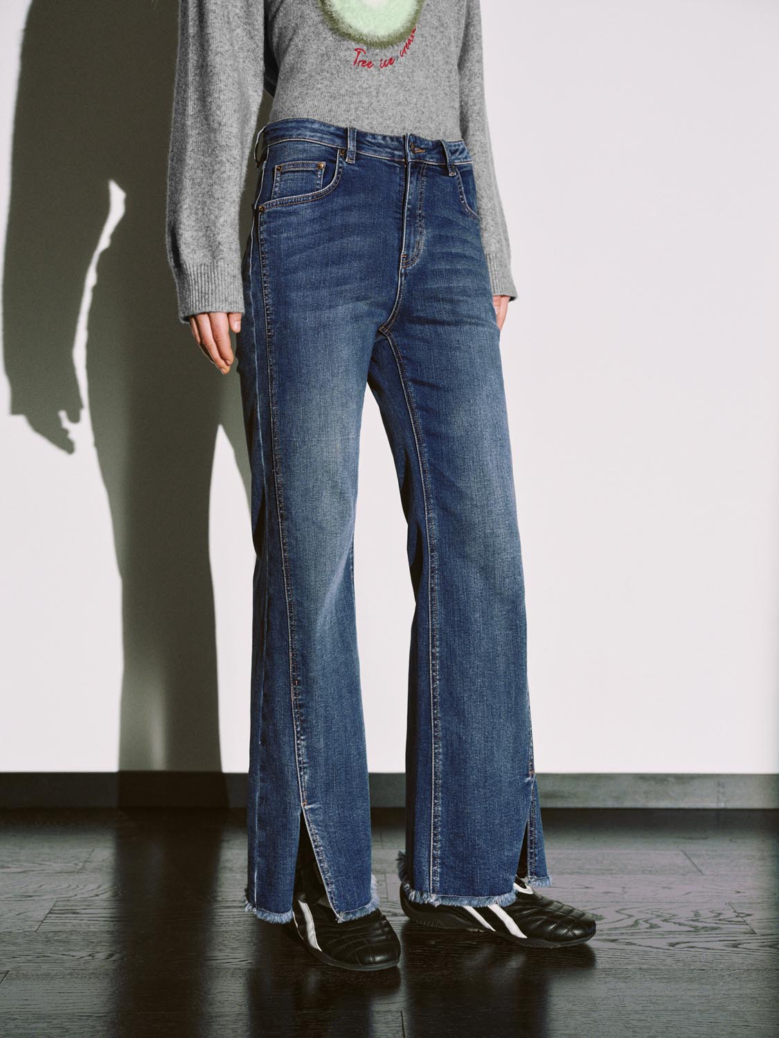 Slit Raw Hem Flare Leg Jeans