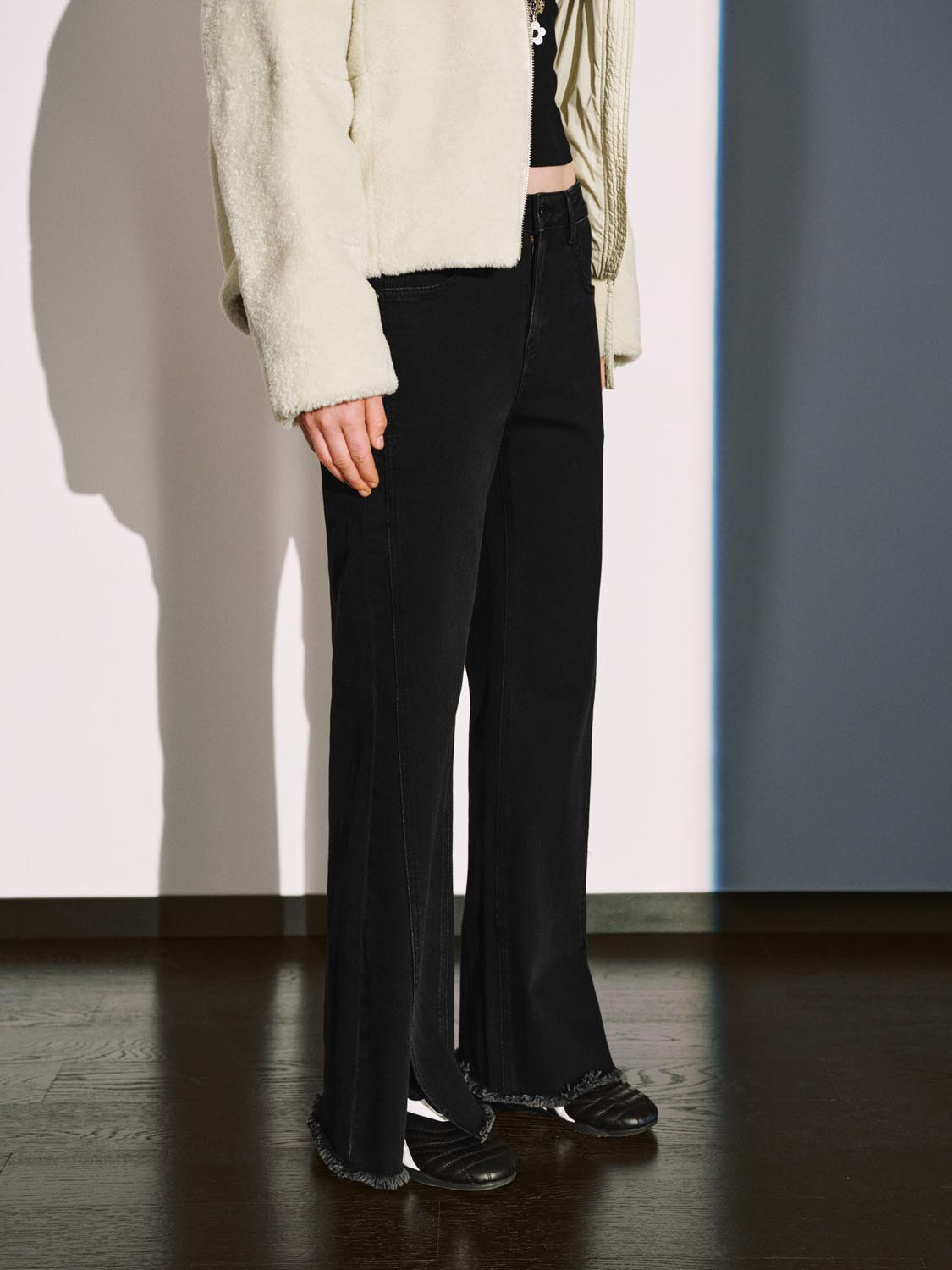 Slit Raw Hem Flare Leg Jeans