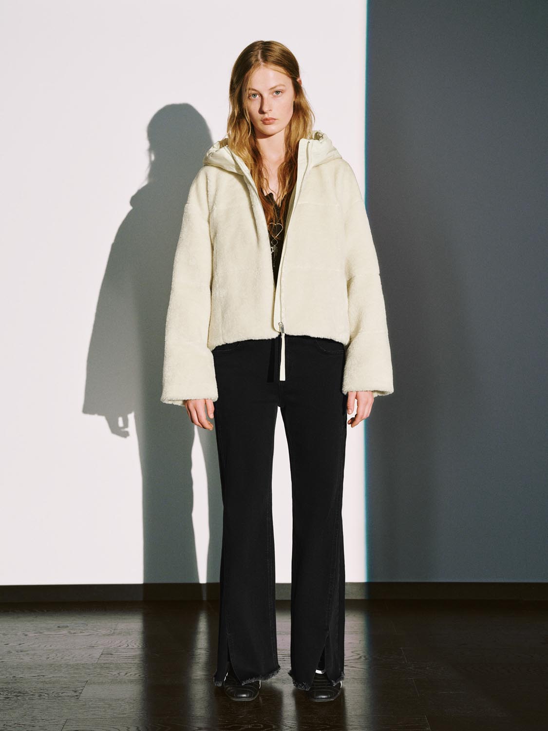 Slit Raw Hem Flare Leg Jeans