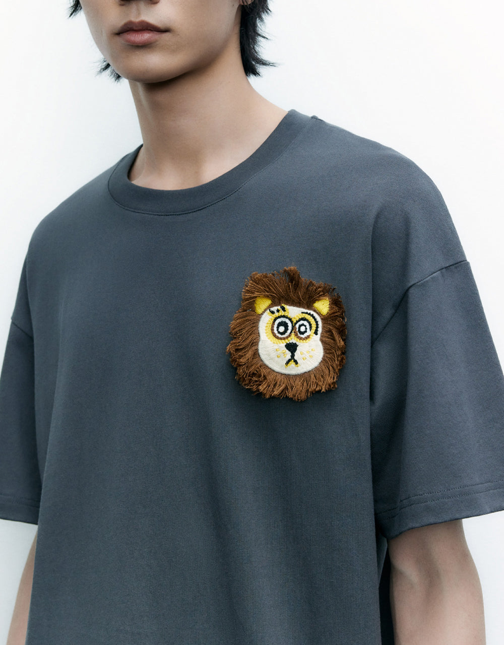Lion Detail Crew Neck T-Shirt