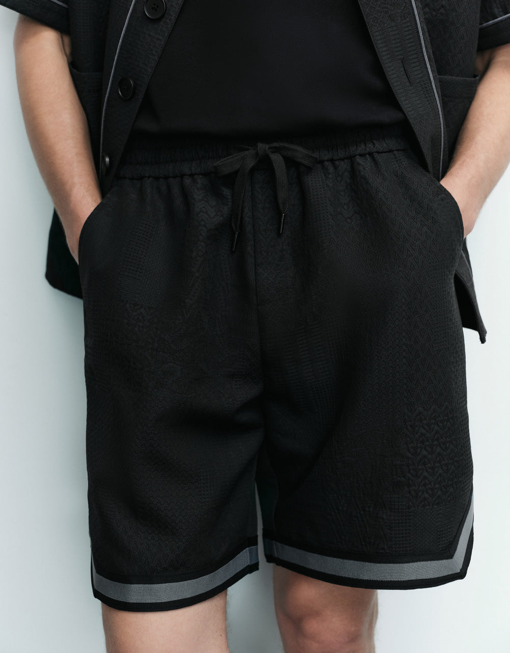 Two Tones Drawstring Hem Shorts