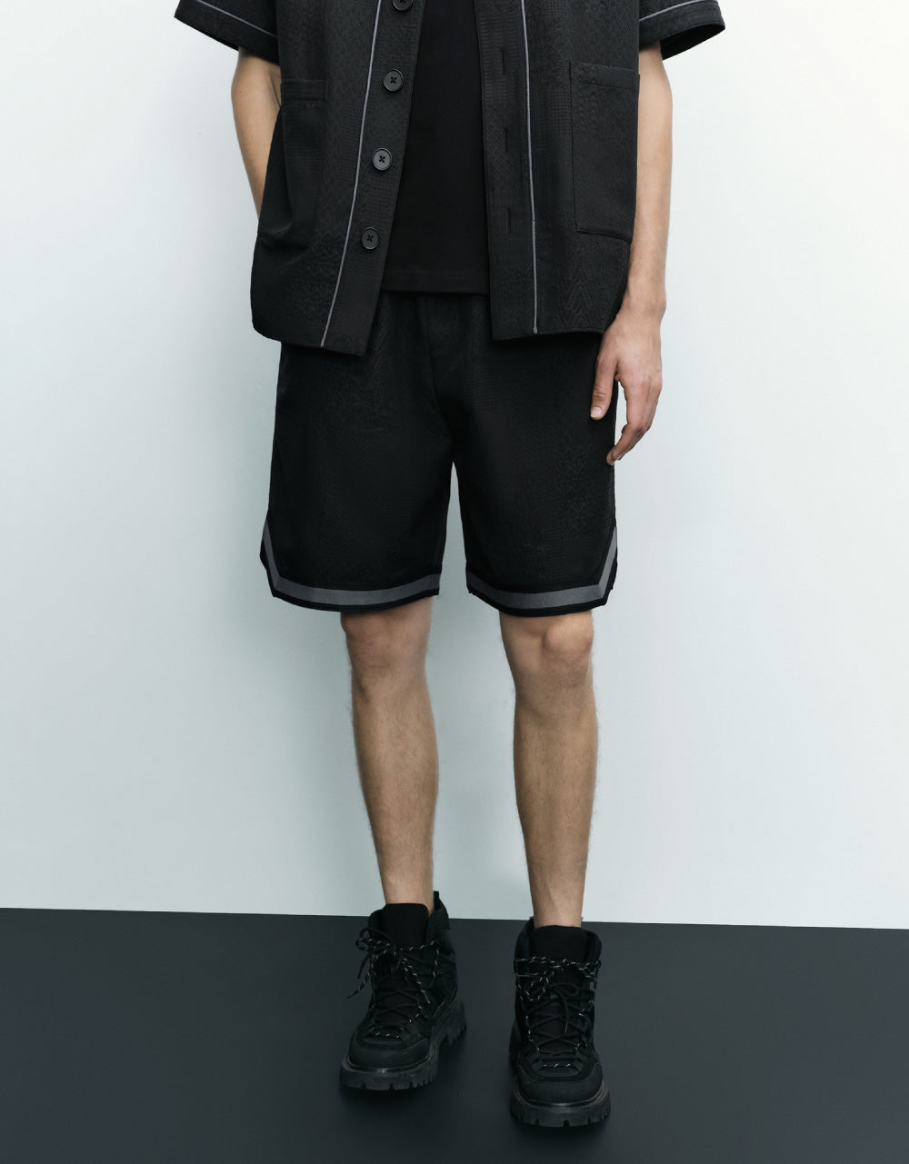 Two Tones Drawstring Hem Shorts