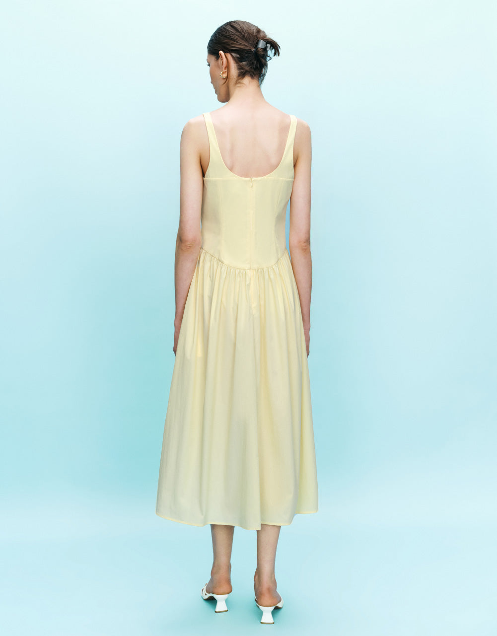 Sleeveless Square-cut Collar Skinny Dress