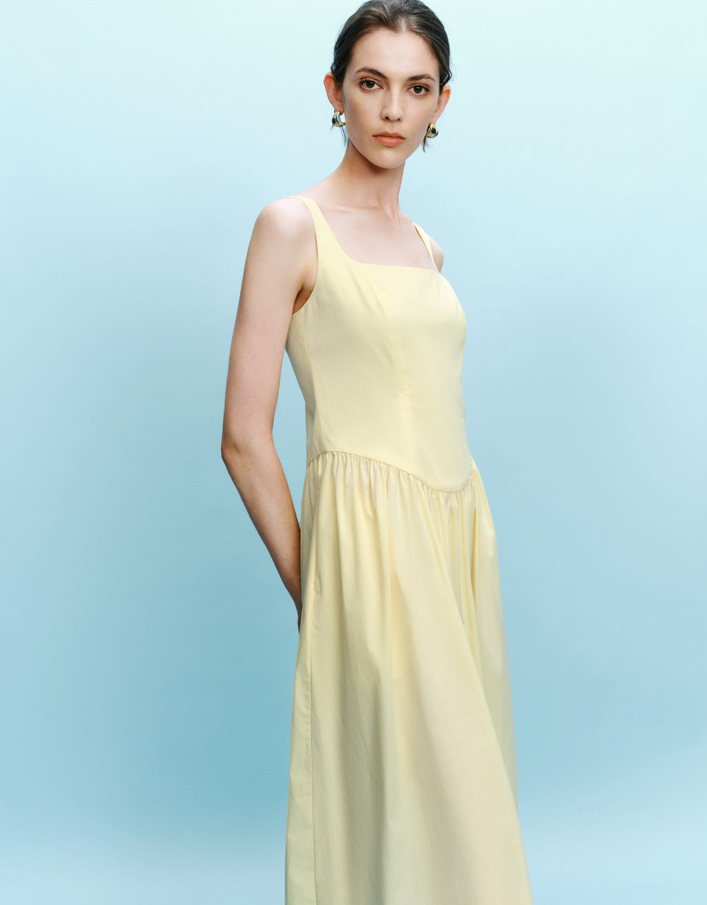 Sleeveless Square-cut Collar Skinny Dress