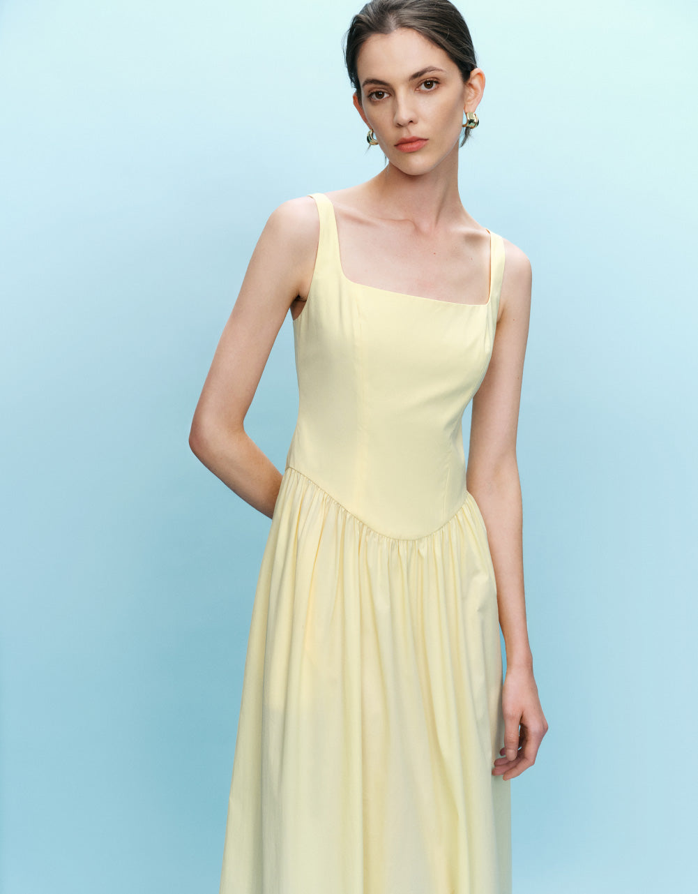 Sleeveless Square-cut Collar Skinny Dress