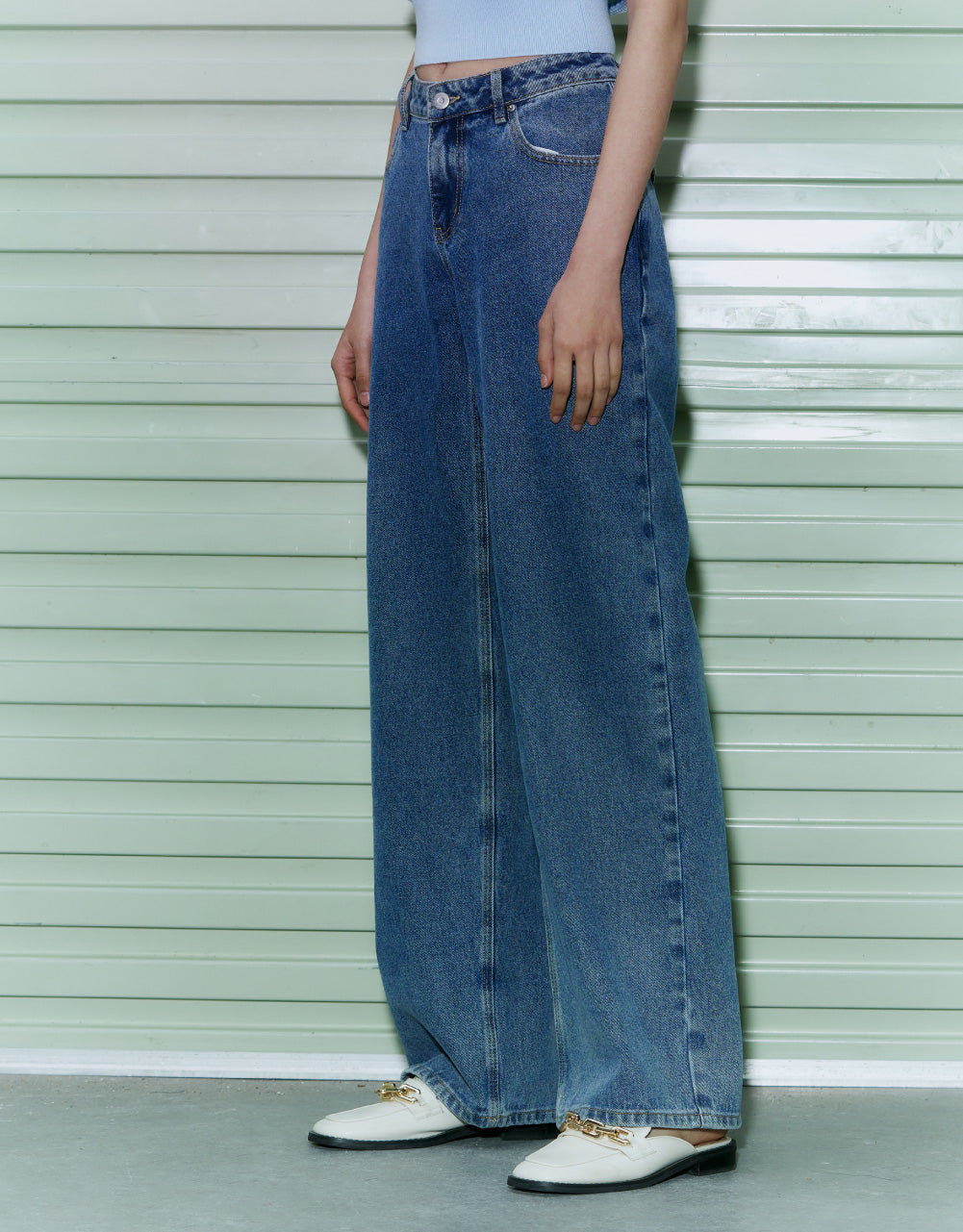 Mid Waist Wide-Leg Jeans