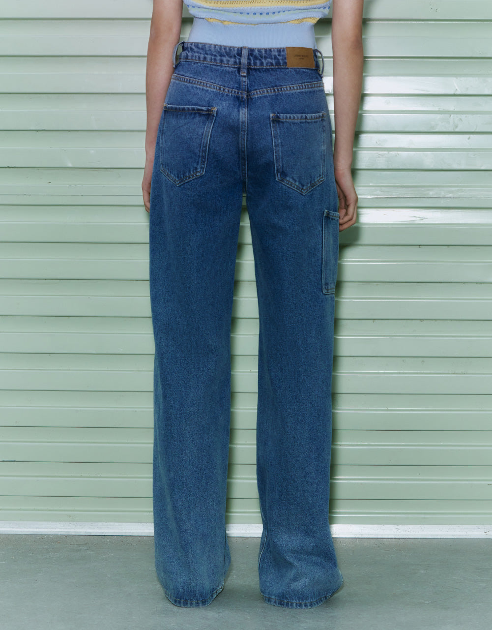 Mid Waist Wide-Leg Jeans