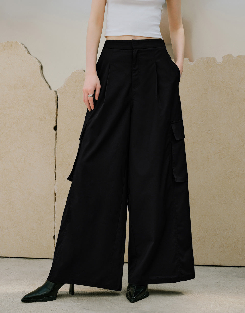Wide-Leg Pants With Pockets