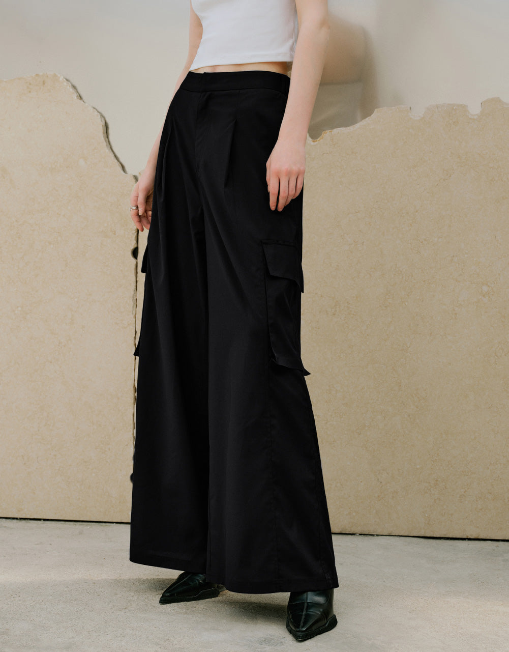Wide-Leg Pants With Pockets